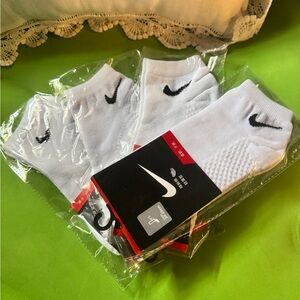Nike White Ankle Socks for Women